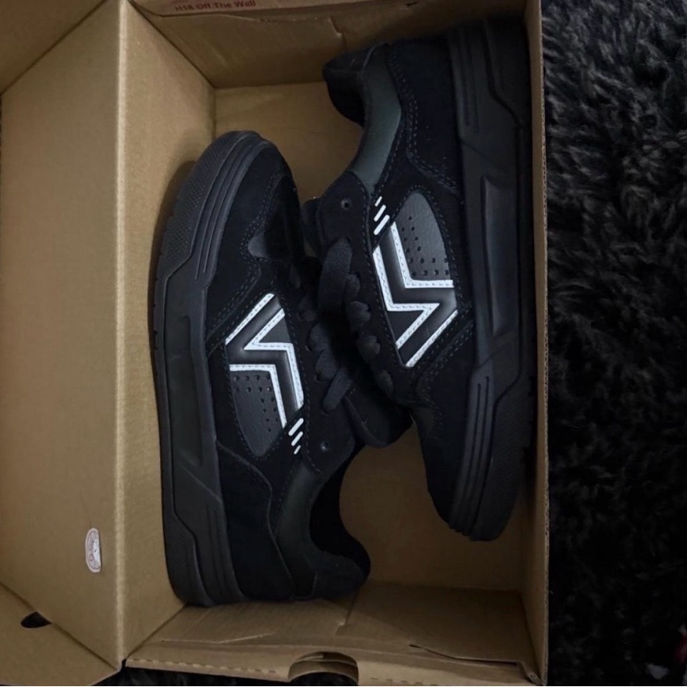 vans upland